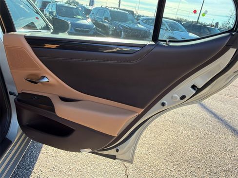 Used 2021 Lexus ES 350 w/ Accessory Package 2 image 16