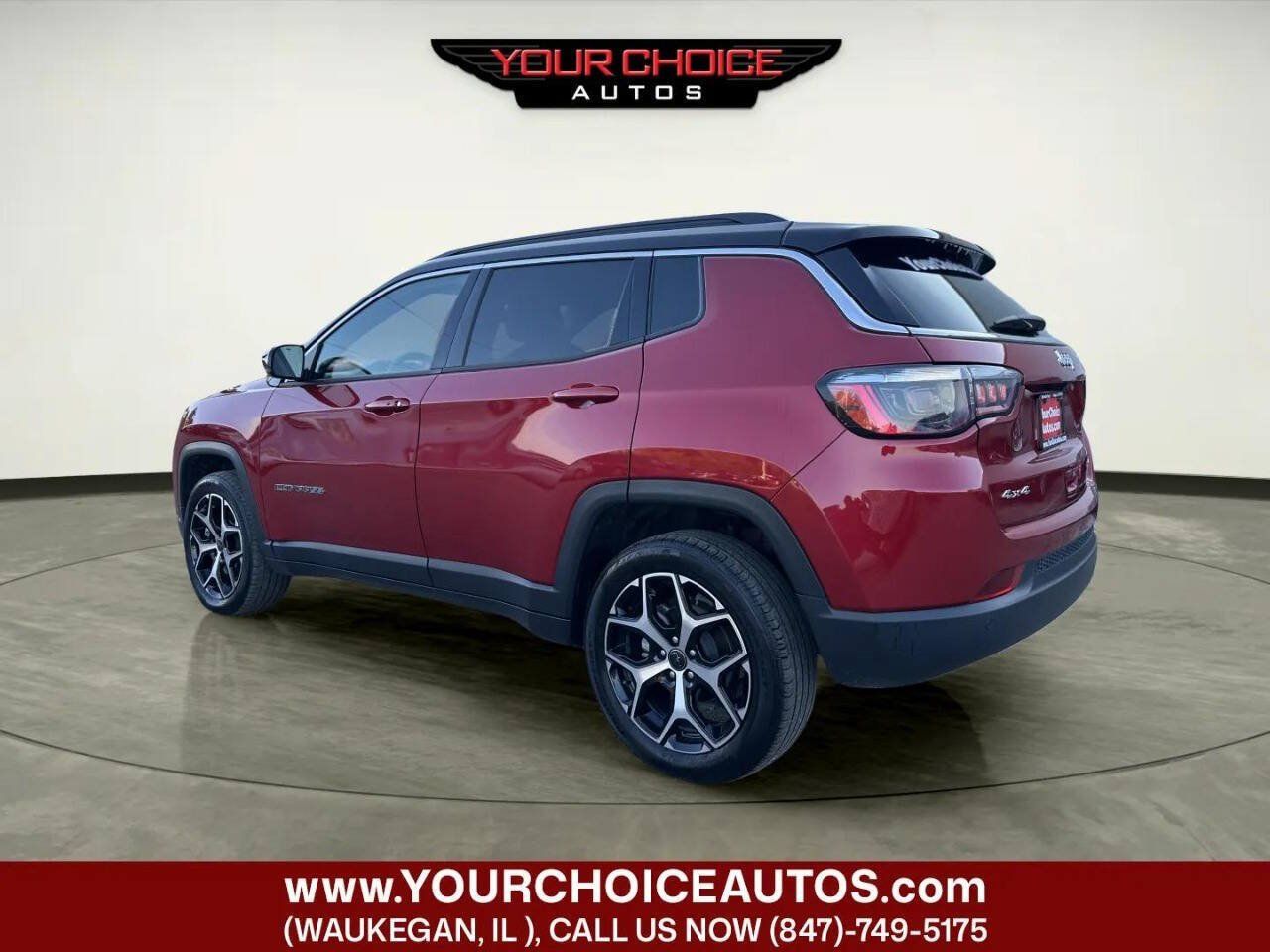 Used 2025 Jeep Compass Limited AWD/4WD image 3