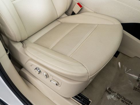 Used 2023 Cadillac Escalade Sport Platinum image 32