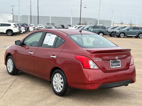 Used 2019 Nissan Versa SV image 7