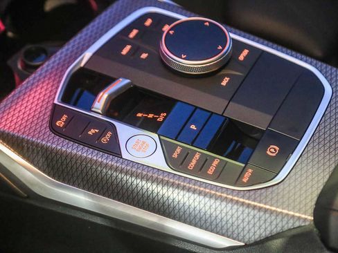 Used 2025 BMW 330i xDrive Sedan image 15