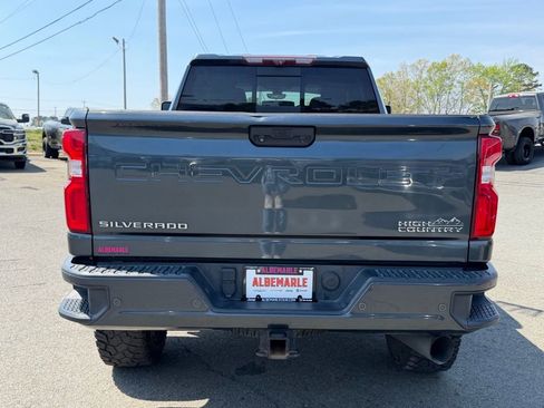 Used 2020 Chevrolet Silverado 2500 High Country w/ Technology Package AWD/4WD image 4