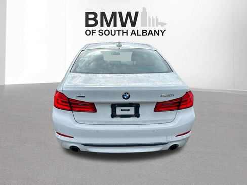 Used 2018 BMW 530i xDrive w/ Premium Package AWD/4WD image 4