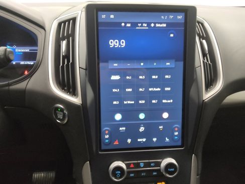 Used 2023 Ford Edge SEL image 25