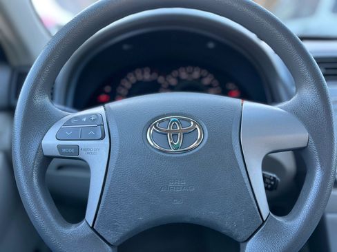 Used 2009 Toyota Camry image 18