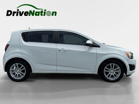 Used 2015 Chevrolet Sonic LT w/ Fun and Sun Package FWD image 4