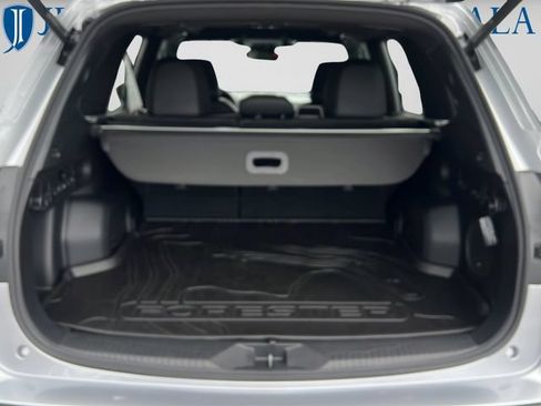 Used 2025 Subaru Forester Limited AWD/4WD image 9