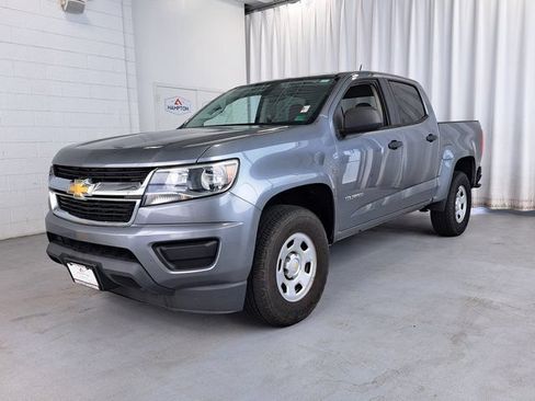 Used 2020 Chevrolet Colorado W/T w/ WT Convenience Package RWD image 2
