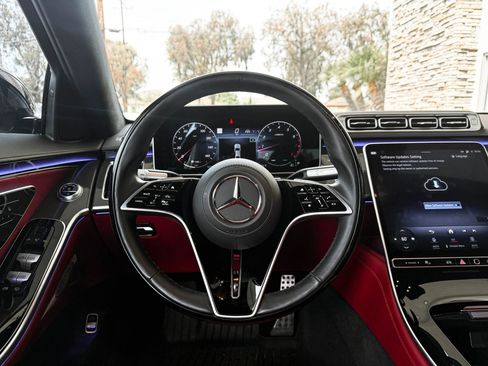 Used 2023 Mercedes-Benz S 580 4MATIC Sedan image 18