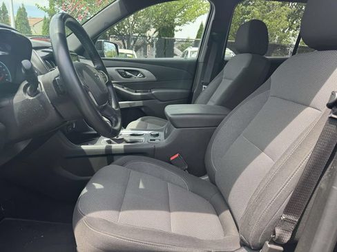 Used 2023 Chevrolet Traverse LT FWD image 14