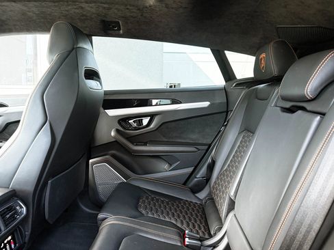 Used 2021 Lamborghini Urus image 25