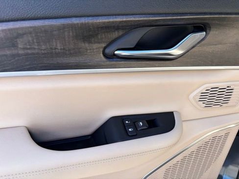 New 2026 Jeep Grand Cherokee Limited AWD/4WD image 15