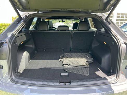 Used 2020 Volkswagen Atlas Cross Sport SE w/ Panoramic Sunroof Package FWD image 52