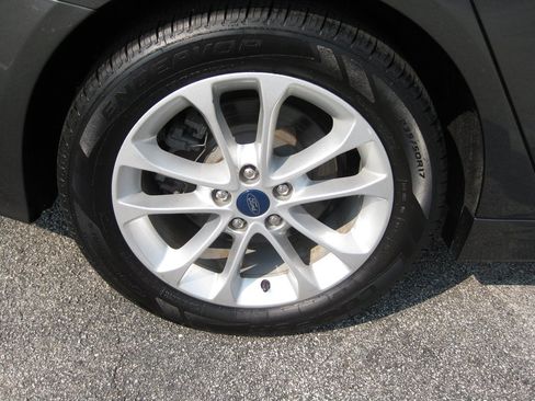 Used 2019 Ford Fusion SEL FWD image 9