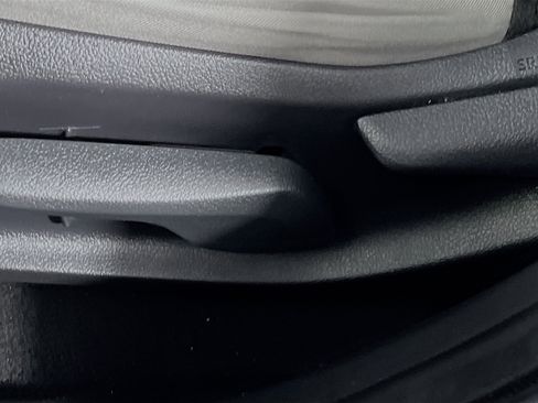 Used 2019 Toyota RAV4 XLE image 16