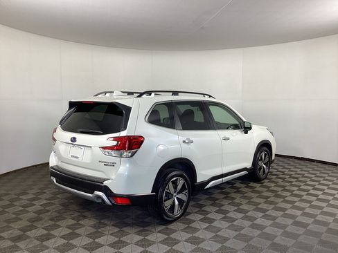 Used 2019 Subaru Forester Touring AWD/4WD image 2