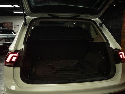 Used 2021 Volkswagen Tiguan SEL AWD/4WD image 7