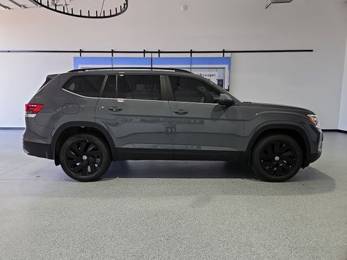 New 2026 Volkswagen Atlas SE FWD image 10