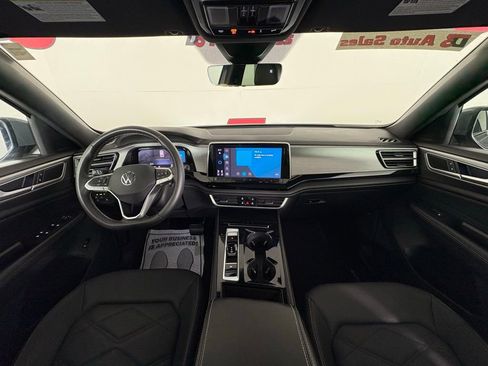 Used 2024 Volkswagen Atlas Cross Sport SE image 39