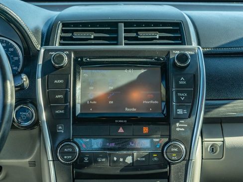 Used 2016 Toyota Camry XLE w/ Moonroof Package FWD image 17