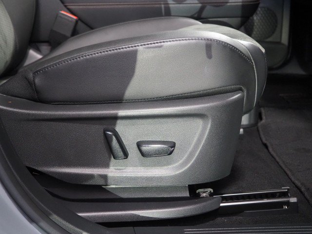 Used 2024 Nissan Ariya Evolve+ FWD image 67