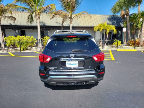 Used 2017 Nissan Pathfinder SL w/ SL Premium Package image 7