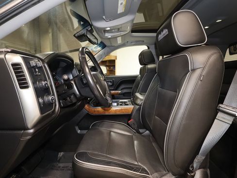 Used 2018 Chevrolet Silverado 1500 High Country image 14