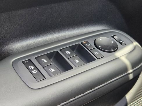 Used 2025 Hyundai Santa Fe SEL FWD image 33