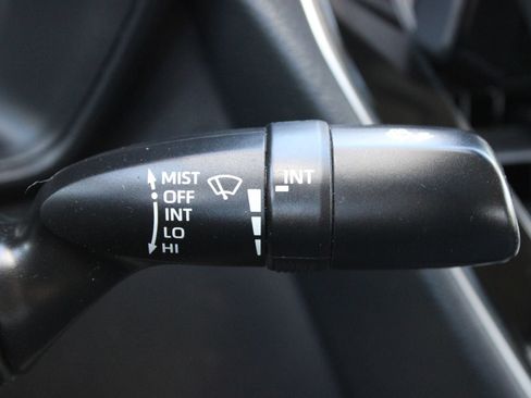 Used 2022 Toyota Corolla LE FWD image 30