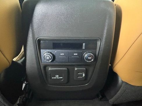 Used 2018 Buick Enclave Essence image 45