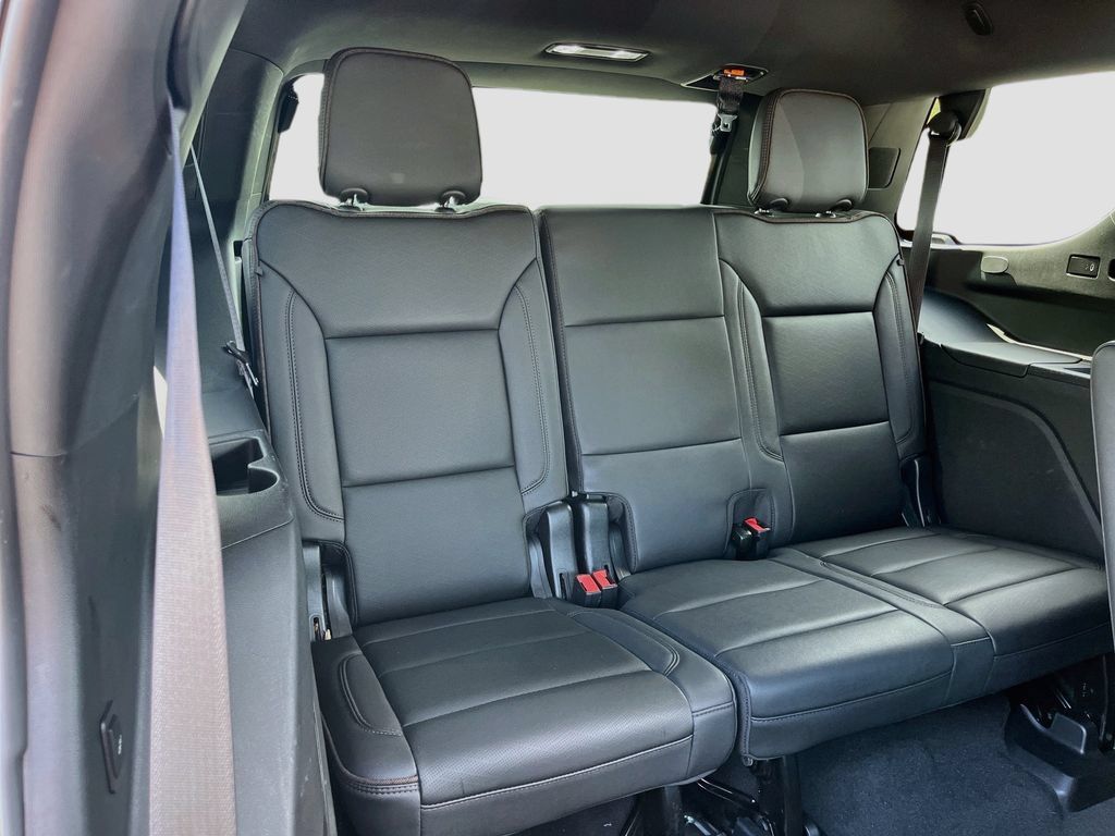 Used 2024 Chevrolet Tahoe High Country AWD/4WD image 28