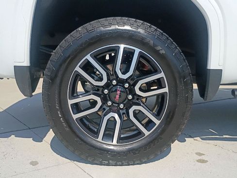 Used 2026 GMC Sierra 1500 AT4 w/ Technology Package AWD/4WD image 22