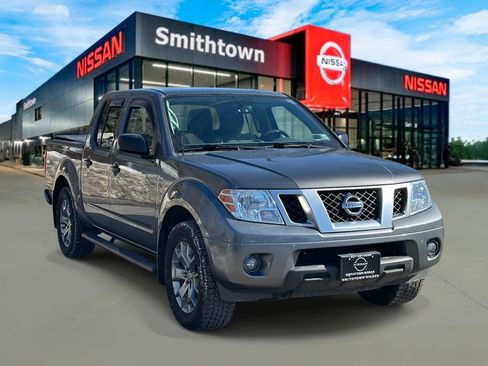 Used 2021 Nissan Frontier SV image 1
