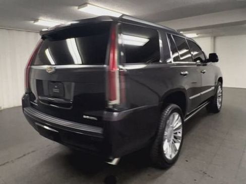Certified 2018 Cadillac Escalade Platinum AWD/4WD image 8