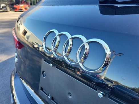 Used 2020 Audi Q3 2.0T Premium image 8