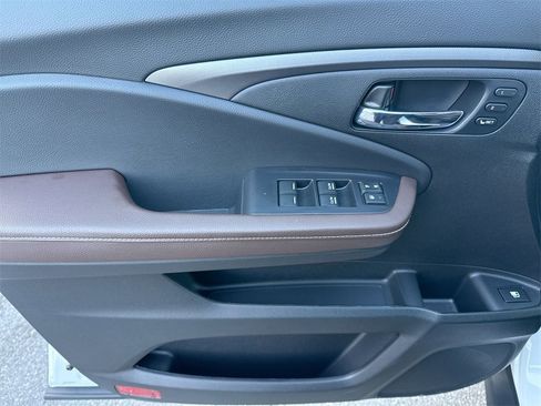 Used 2025 Honda Ridgeline RTL image 15