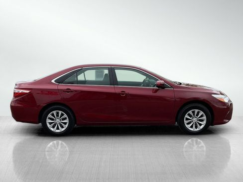 Used 2017 Toyota Camry LE FWD image 6