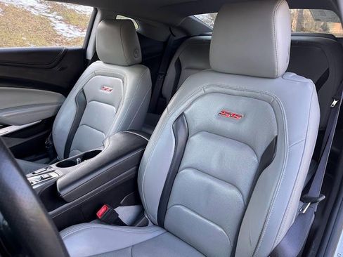 Used 2017 Chevrolet Camaro SS image 9