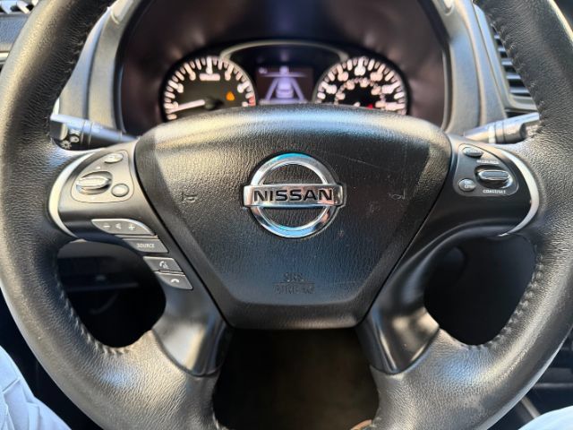 Used 2016 Nissan Pathfinder SV FWD image 22