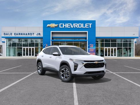 New 2026 Chevrolet Trax LT FWD image 2