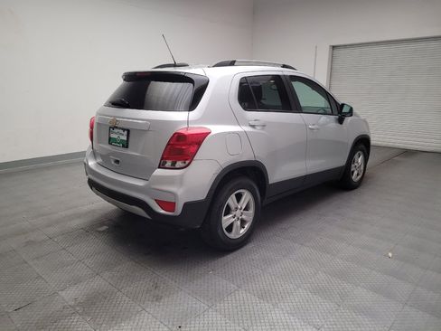 Used 2022 Chevrolet Trax LT FWD image 9