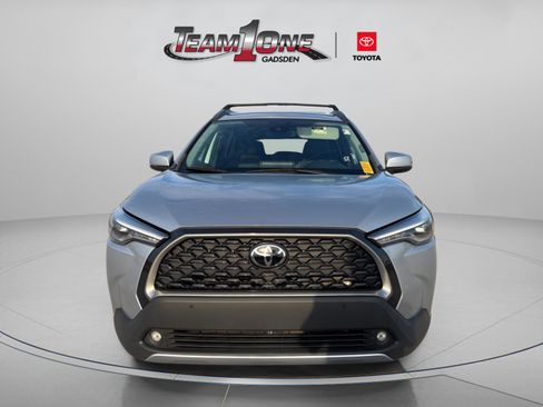 Used 2022 Toyota Corolla Cross XLE image 2