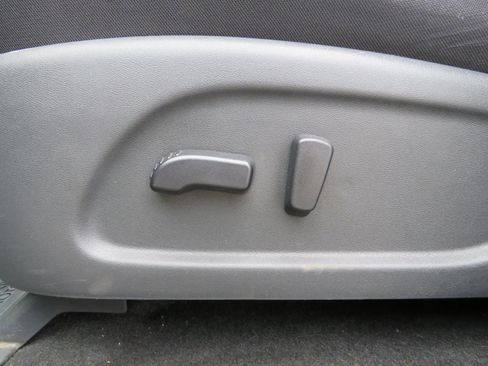 Used 2018 Nissan Pathfinder SV w/ SV All Weather Package image 41