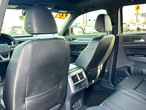 Used 2020 Volkswagen Atlas Cross Sport SEL R-Line image 17