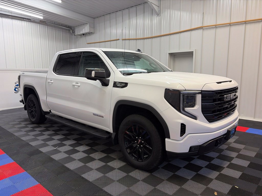 Used 2024 GMC Sierra 1500 Elevation w/ Elevation Premium Package AWD/4WD image 3