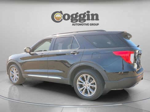 Used 2020 Ford Explorer XLT w/ Equipment Group 202A image 4