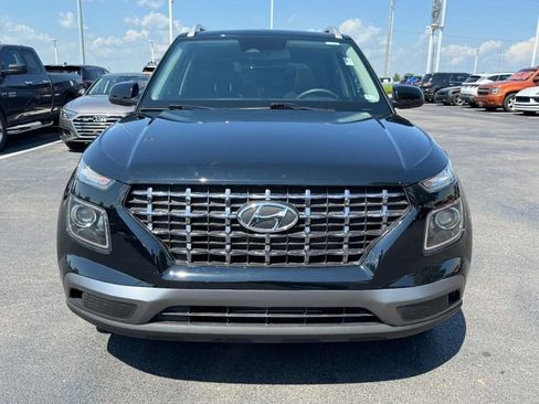 Certified 2025 Hyundai Venue SEL FWD image 9