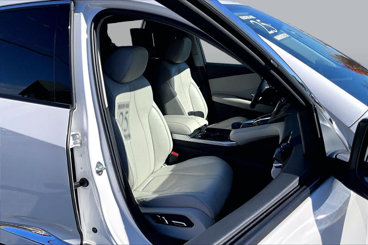 Used 2025 Acura RDX w/ Technology Package AWD/4WD image 7