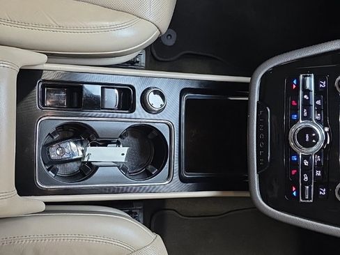 Used 2020 Lincoln Corsair FWD w/ Premium Package image 24