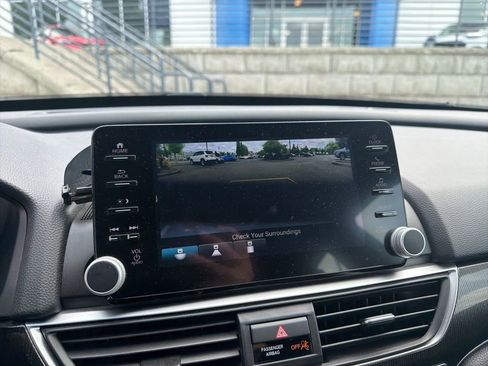 Used 2022 Honda Accord Sport image 10